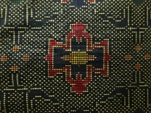 アンティーク　幾何学模様織り出し本場泥大島紬着物(5マルキ)